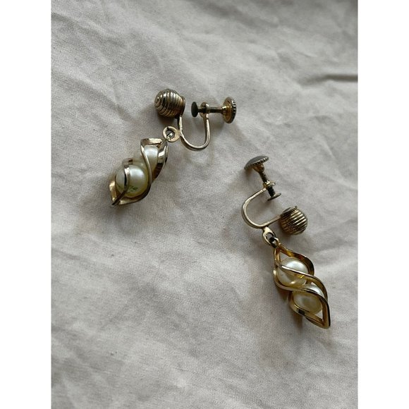 Antique/Vintage Antiqued Gold Tone Spiral Caged Dbl Pearl Screw-On Clip Earrings - Picture 1 of 11